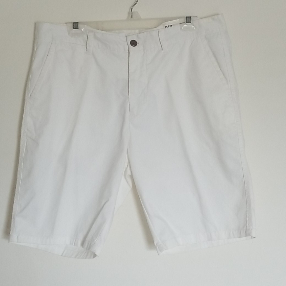 👔White 21 Men (Forever 21) Flat Front Shorts